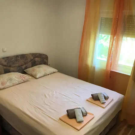 Nika Πανσιόν Gradac (Split-Dalmatia)